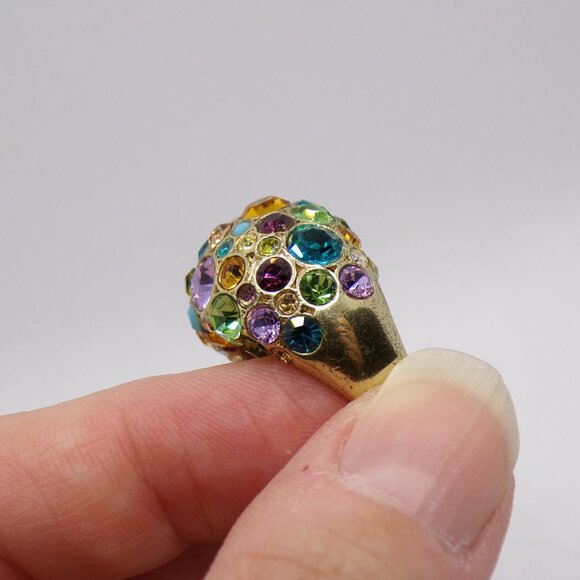 Fossil Brand Gold Tone Colorful Rhinestone Dome Ring Size 8 - Picture 2 of 9